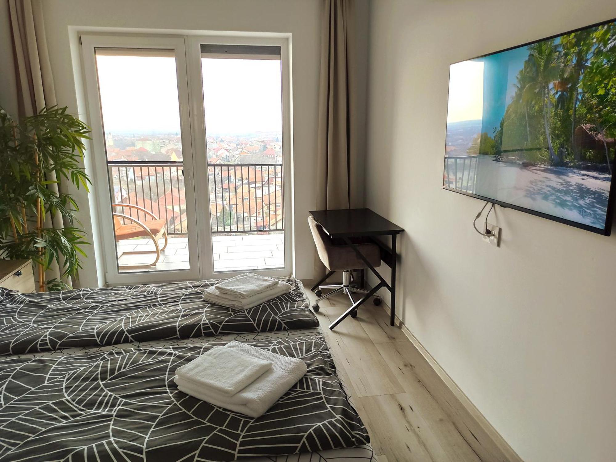 Summer Haven - Self Check-In & Parking Lot, Primashops&Lotus Oradea Exteriör bild